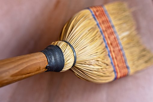 Floor-Sweeping--in-Hansville-Washington-floor-sweeping-hansville-washington.jpg-image